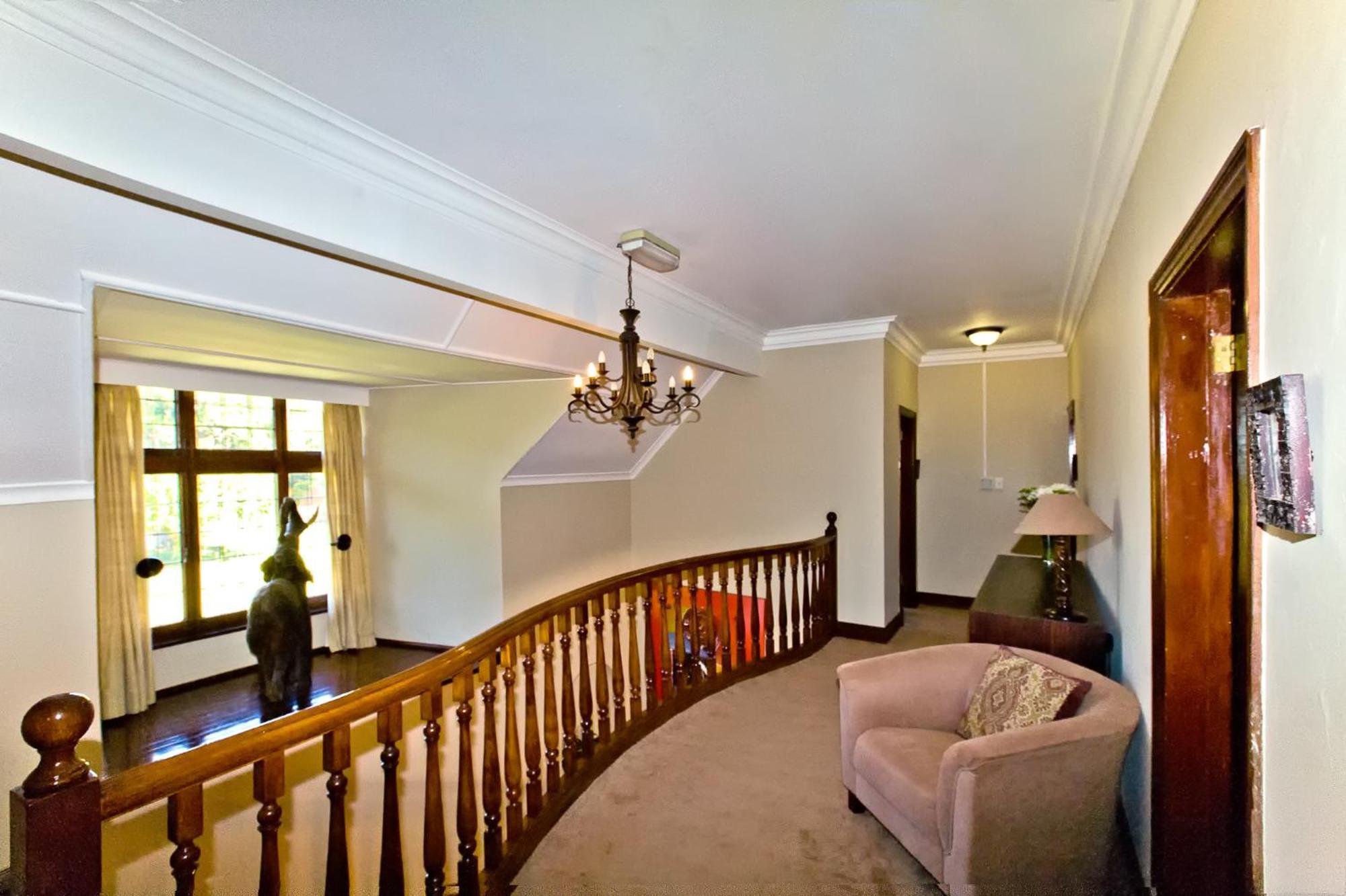 Eagle Wind Manor Hotel Hillcrest Ngoại thất bức ảnh