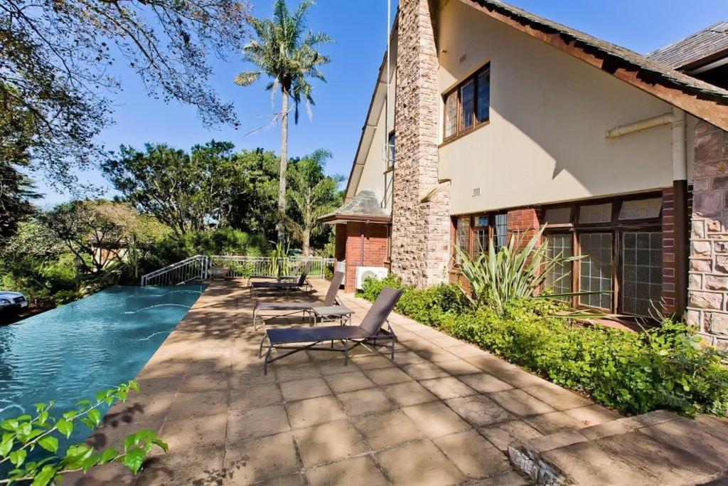 Eagle Wind Manor Hotel Hillcrest Ngoại thất bức ảnh