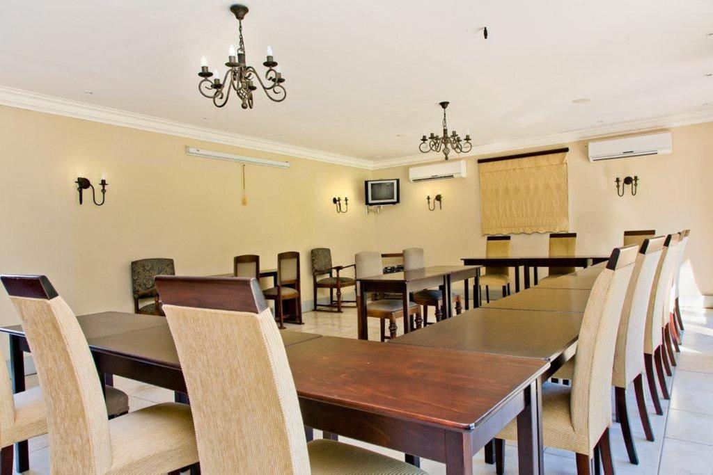 Eagle Wind Manor Hotel Hillcrest Ngoại thất bức ảnh