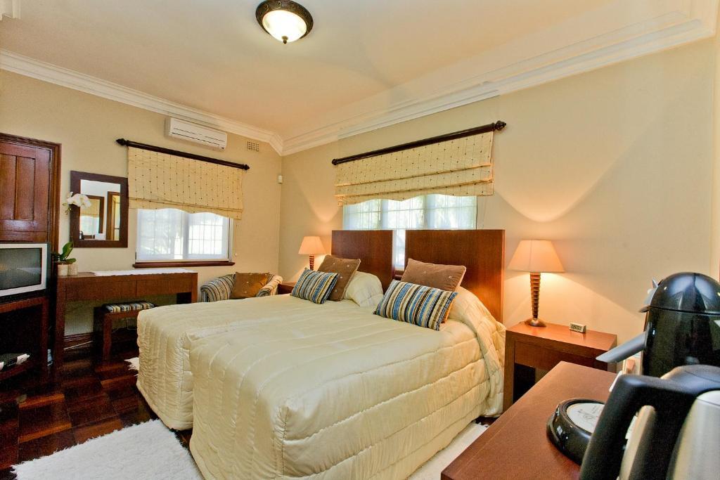 Eagle Wind Manor Hotel Hillcrest Ngoại thất bức ảnh
