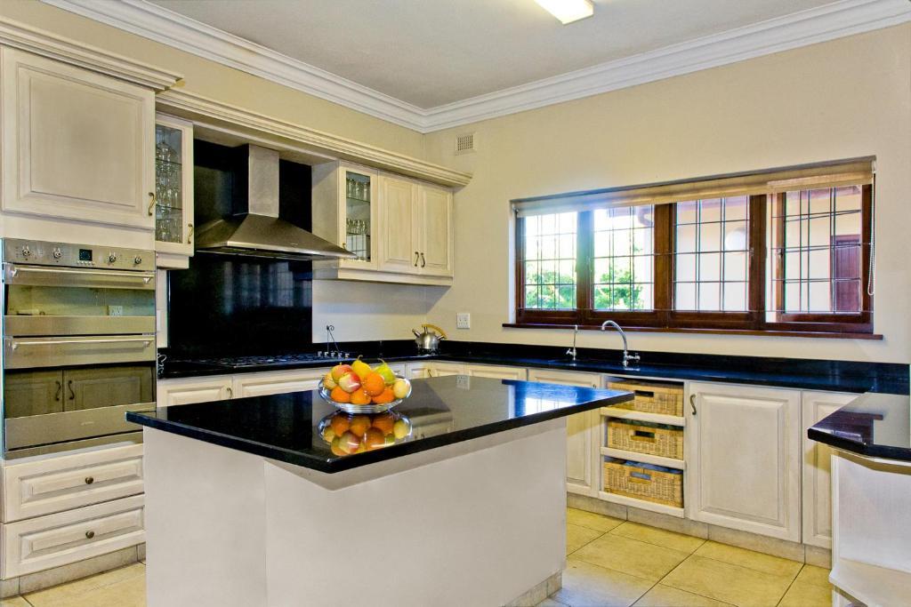 Eagle Wind Manor Hotel Hillcrest Ngoại thất bức ảnh